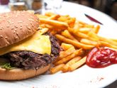 В школах Симферополя наложили табу на продажу вредной продукции