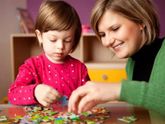 Власти поддерживают работающих родителей