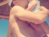 🌊👶☀️