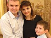 Девочки на сколько лет я выгляжу?и мой муж?