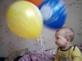 Бабушка купила шарики? счастья