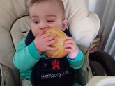 Вкусная булочка?