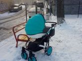 Младшей девочке 4 месяца)