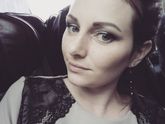 Вырвалась на свадьбу.