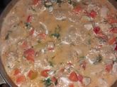 Спагетти с соусом и овощами