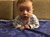 Как держат головку?