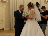 Вырвалась на свадьбу.