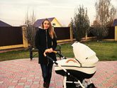 Первая прогулка в колясочке ?