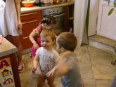 Как разместиться в двушке с... почти четырьмя детьми)