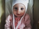 Бабушка купила шапку)