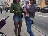 С дочкой и подругой