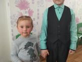 Поздравляют в с 8 марта.