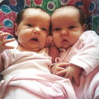 Развитие близнецов от рождения до 18 месяцев
