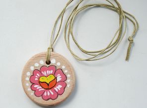 Кулончики из кедра с ручной росписью