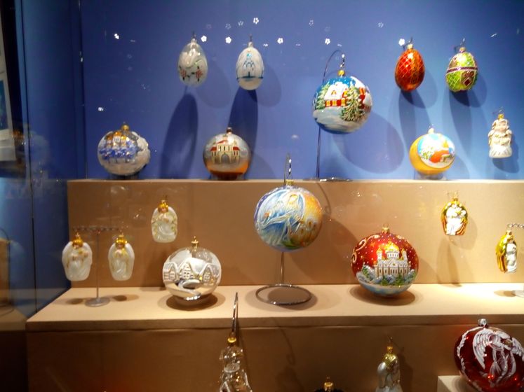 Выставка елочных игрушек в Коломенском