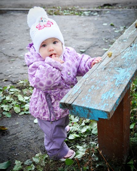 ЕвгенииАндревне 8 месяцев)))) первый шаг