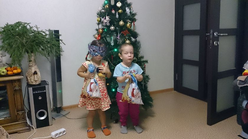 Как разместиться в двушке с... почти четырьмя детьми)