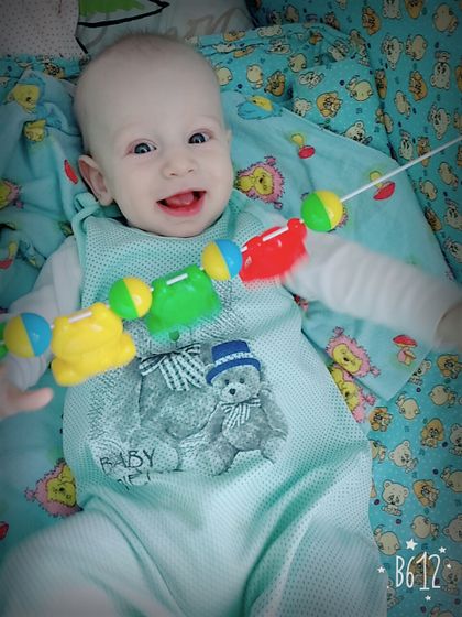 Вот нам и полгодика,ура-ура!:)