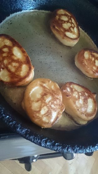 Оладушки, снова вкусняхи в ленту.