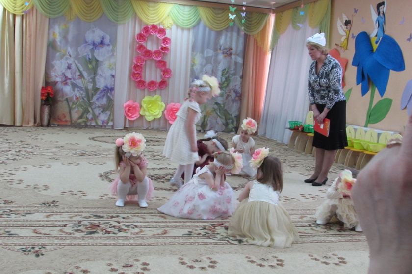 Утренник к 8 марта. Младшая группа.