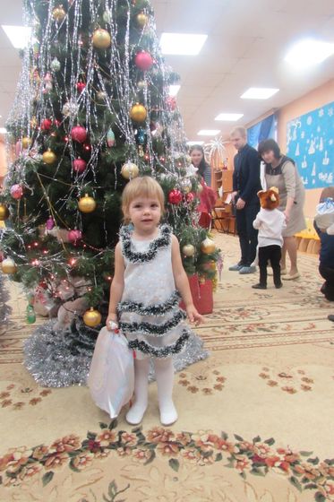 Новогодний праздник в младшей группе