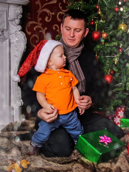 С Новым годом девочки и малыши !
