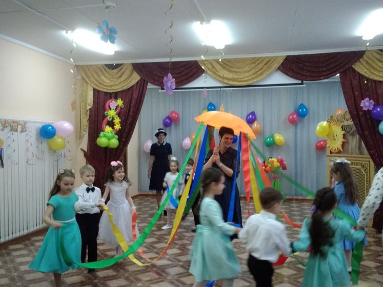 Весенний праздник в детском саду. (06.03.18)