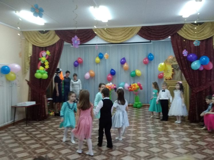 Весенний праздник в детском саду. (06.03.18)