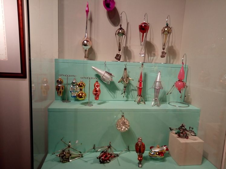 Выставка елочных игрушек в Коломенском