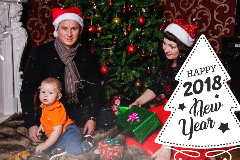С Новым годом девочки и малыши !