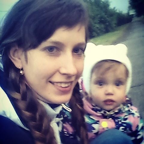 "Анечке 1 годик 6 месяцев"