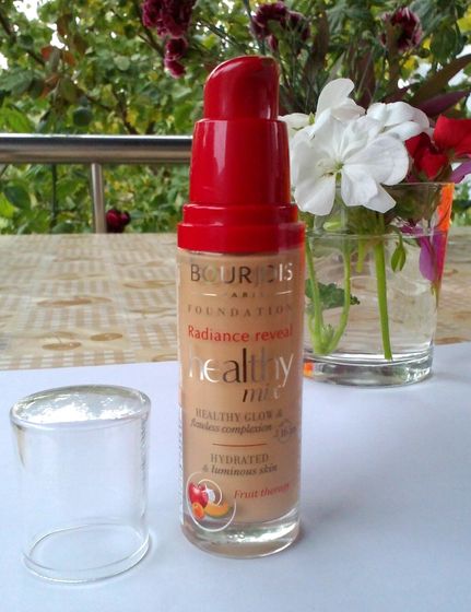 Тональный флюид от Bourjois Healthy mix.