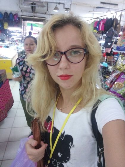 Только я могла заблудился на рынке,в Лаосе...