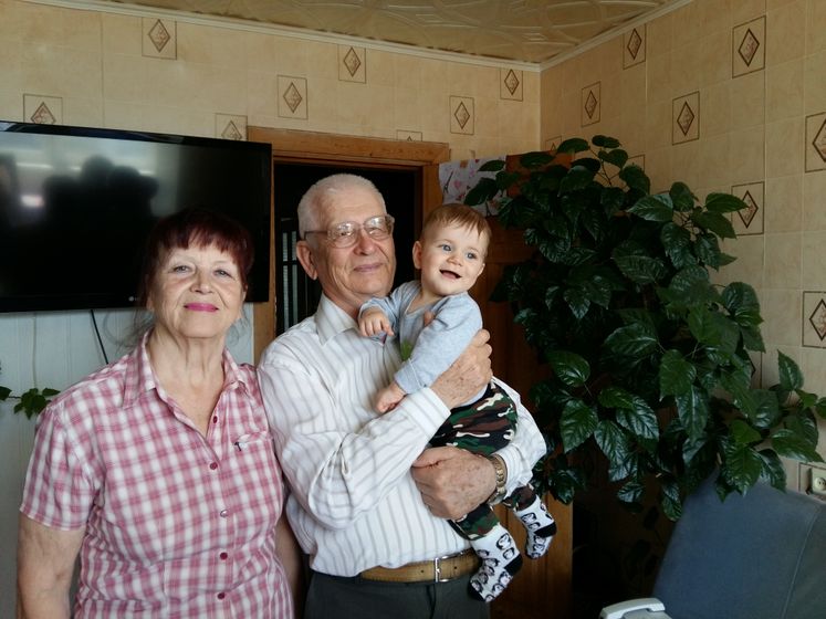 8 месяцев)