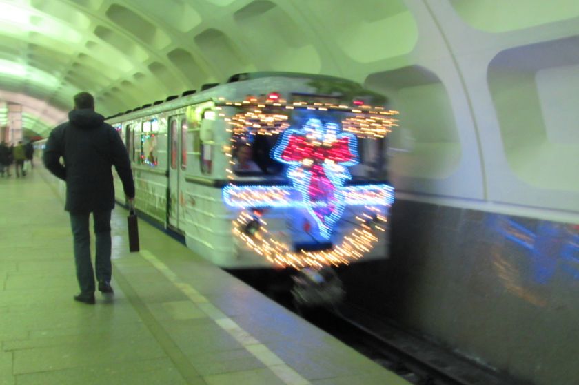 Новогодний поезд метро