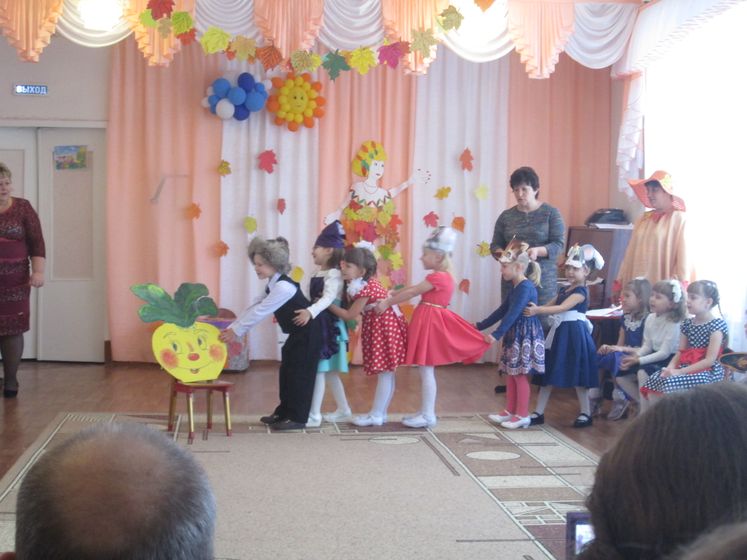 Утреник в саду и другие новости)