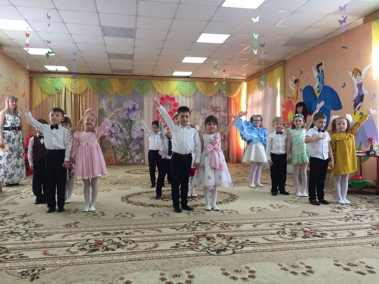 Утренник к 8 марта. Подготовительная группа