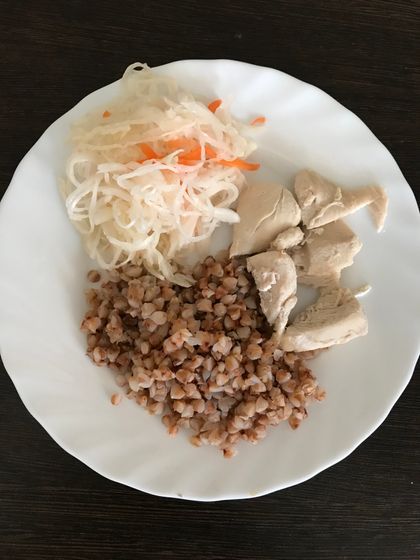 Обед сына и мамы