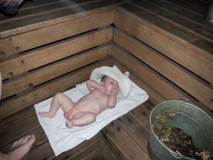 Начали парить дитя с