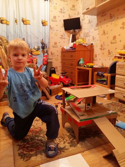 Наш папа выдумщик))
