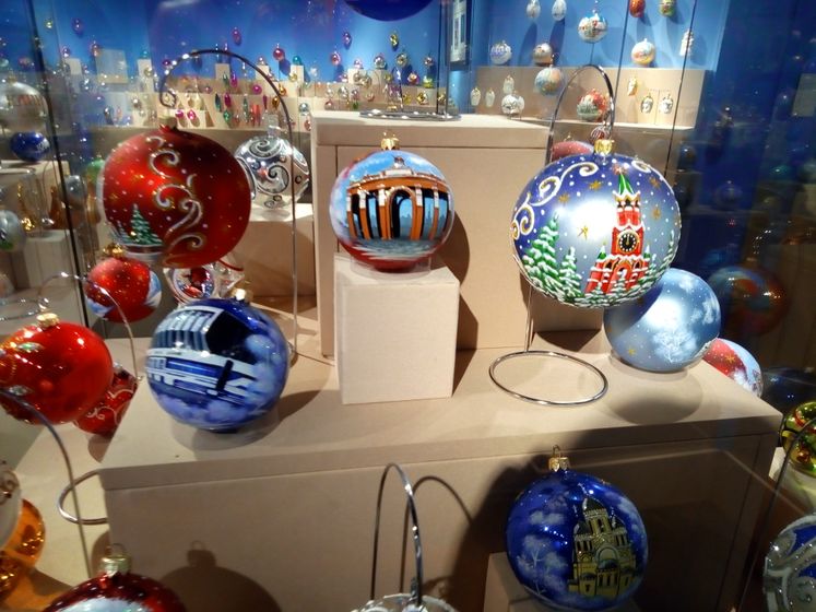Выставка елочных игрушек в Коломенском