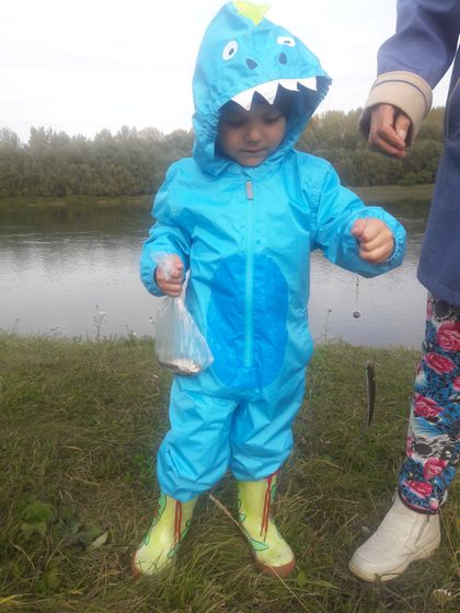 Немного нас)