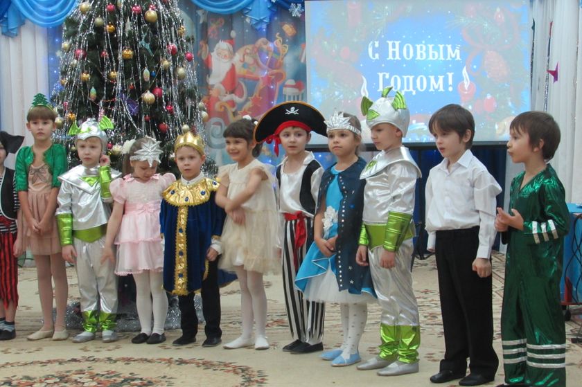 Новогодний праздник в подготовительной группе