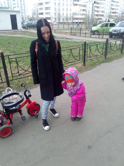Первая прогулка без опоры ))))