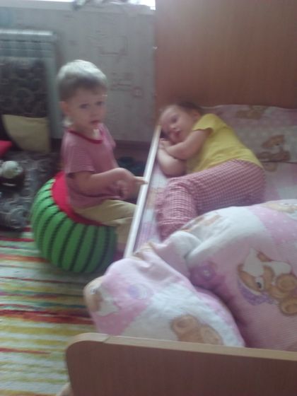 Про нас.