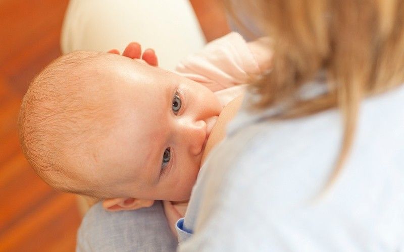 9 удивительных свойств грудного молока