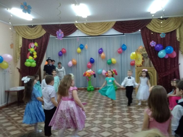Весенний праздник в детском саду. (06.03.18)