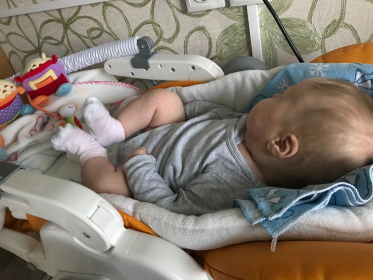 Дочка нашла себе собеседника