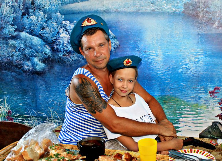 А вот и я, цветов не надо))))))))))))