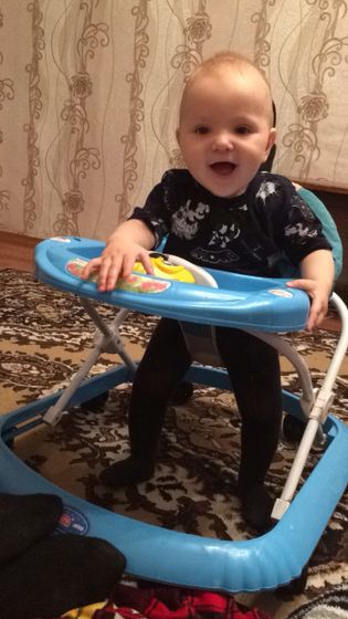 Все говорят только чужие дети быстро растут )